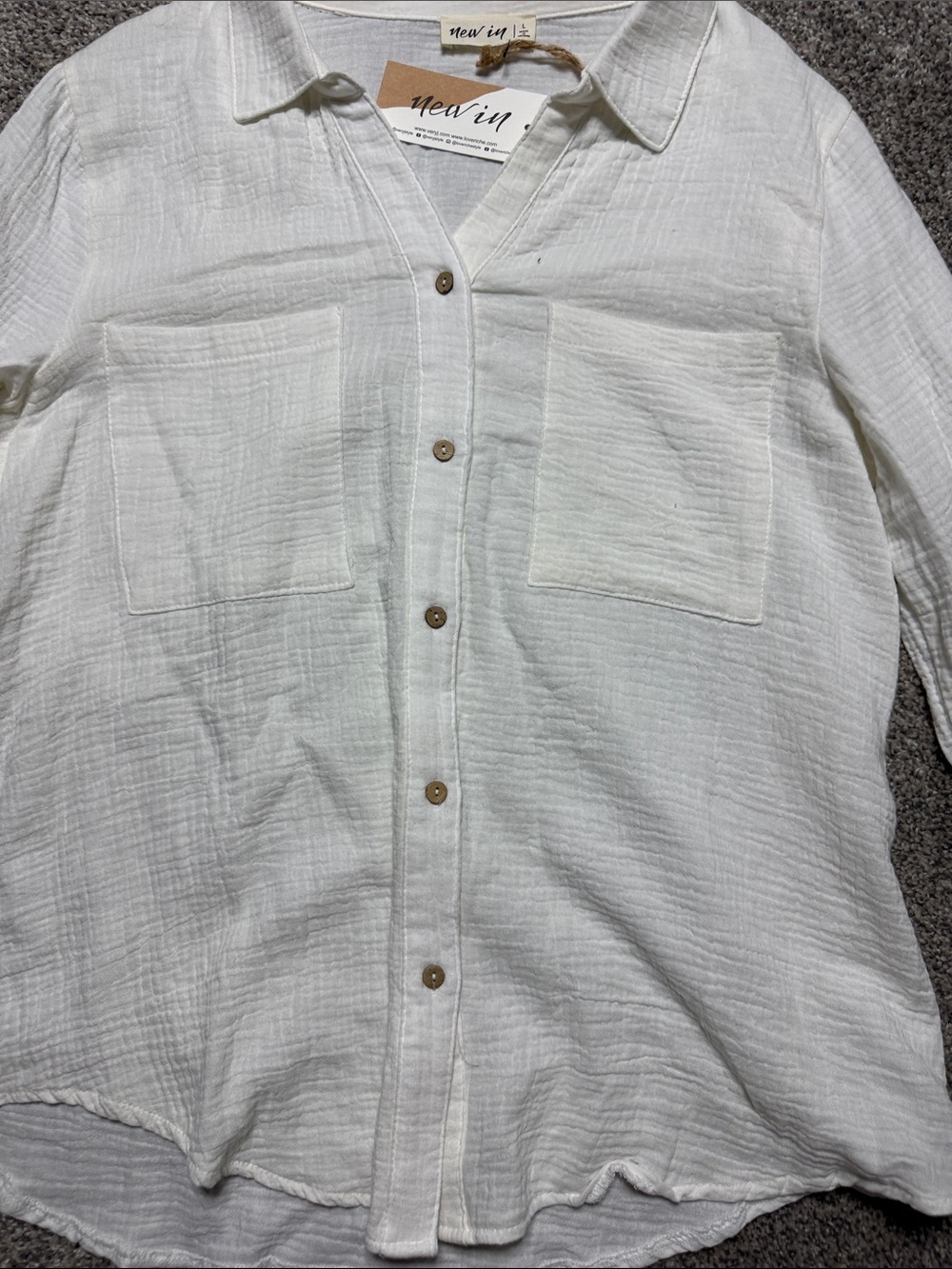 New In White Textured Button-Front Shirt - Picture 4 of 9